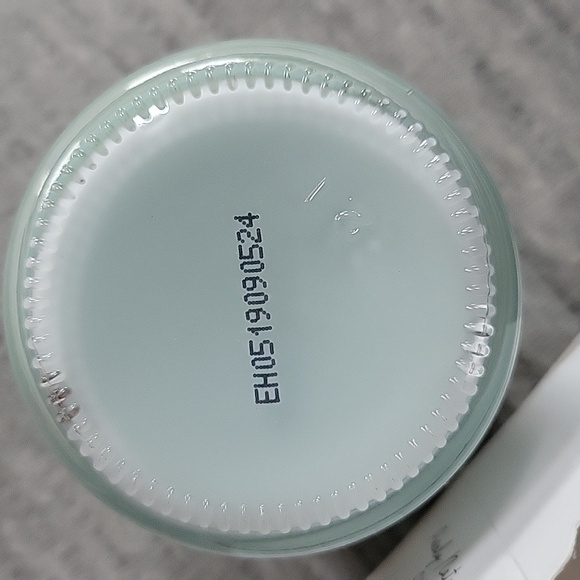 Earth Harbor AZURE Regenerative Neck Crème - 2 fl oz - NIB - Picture 6 of 8